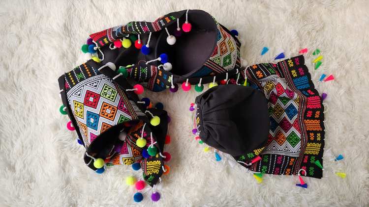 老挝帽 Mom hmoob txaij