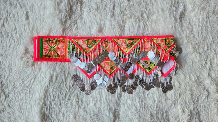 2023年新款三角形蝴蝶纹版腰带（中国版硬币）