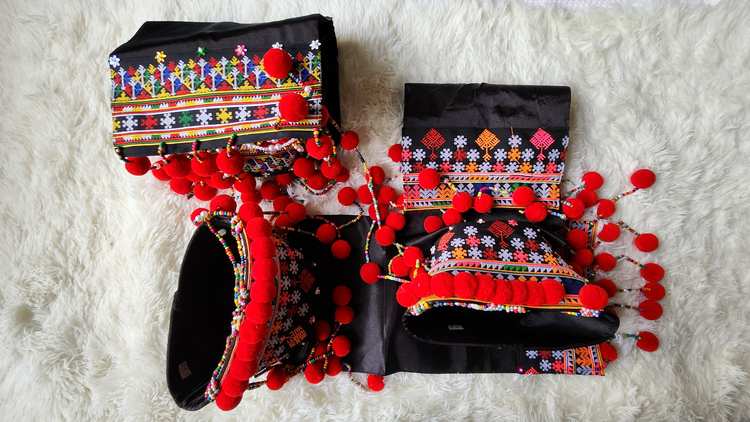 老挝帽  Mom dai liab