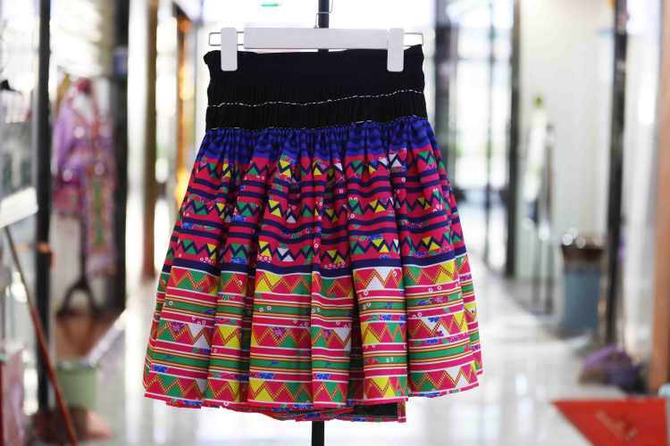 蓬蓬裙（普通打皱，超蓬型）