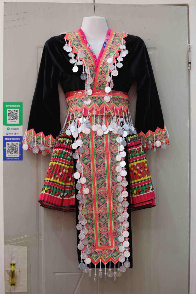 新款【机器绣花+中国版硬币】