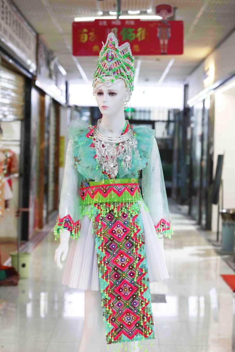 新款/蕾丝【老挝纯手工绣花+中国版硬币】