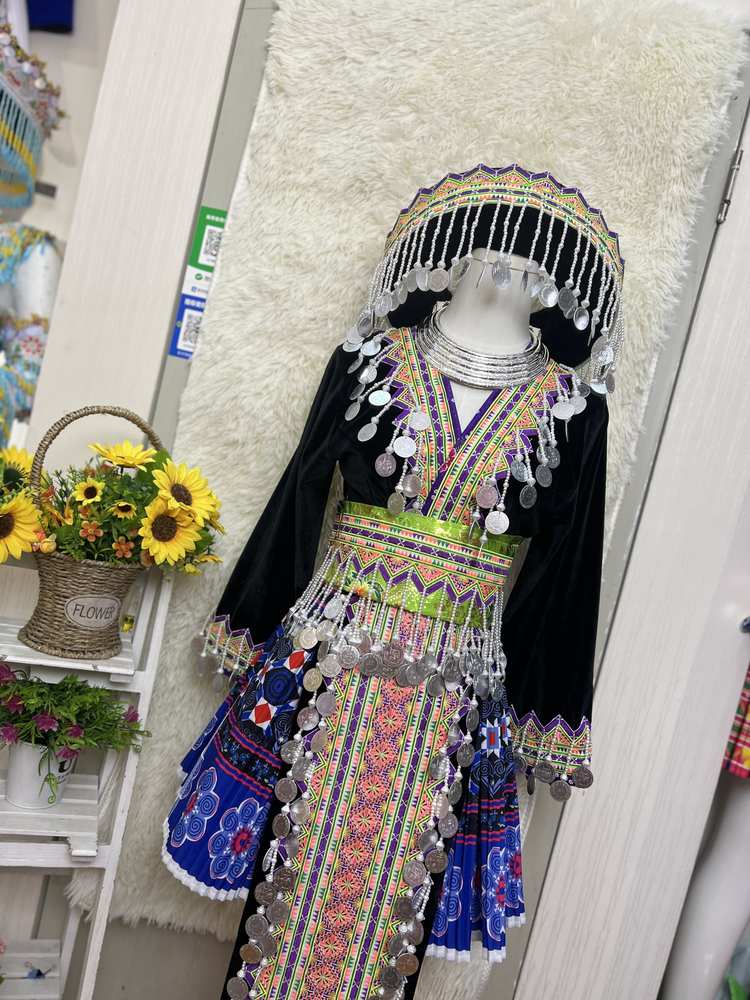 老挝服装机器绣花