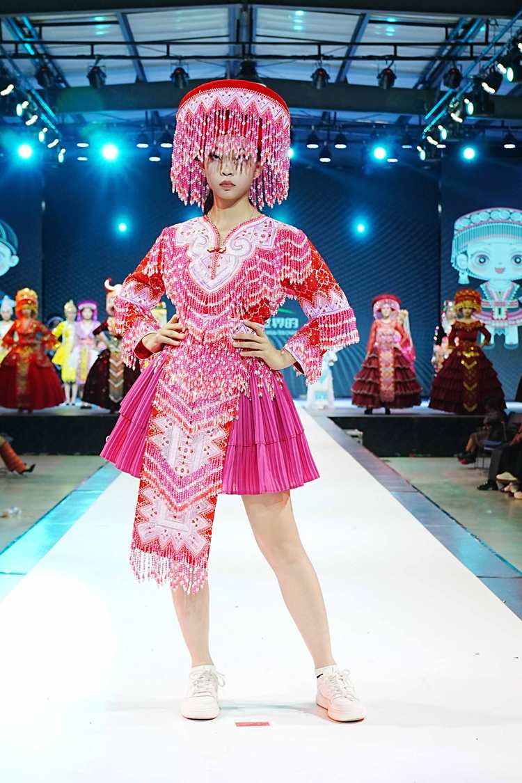 亿户苗家【文裳之旅】中国版粉色短款20