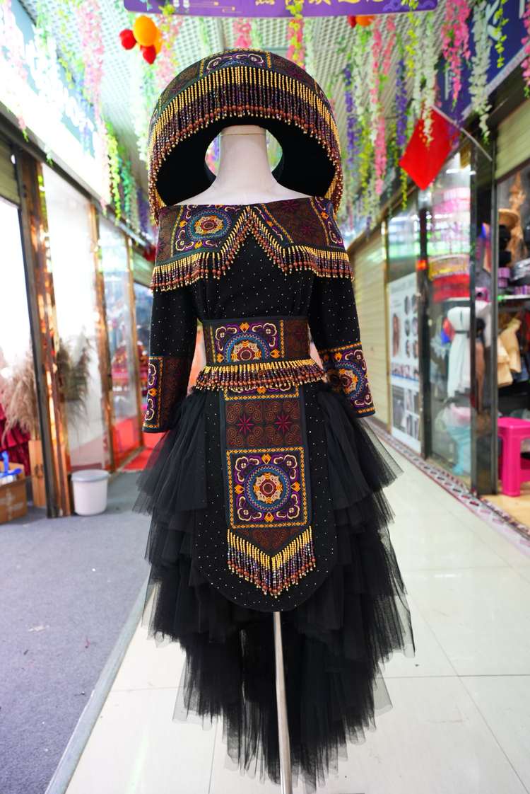 咖色长款一字肩