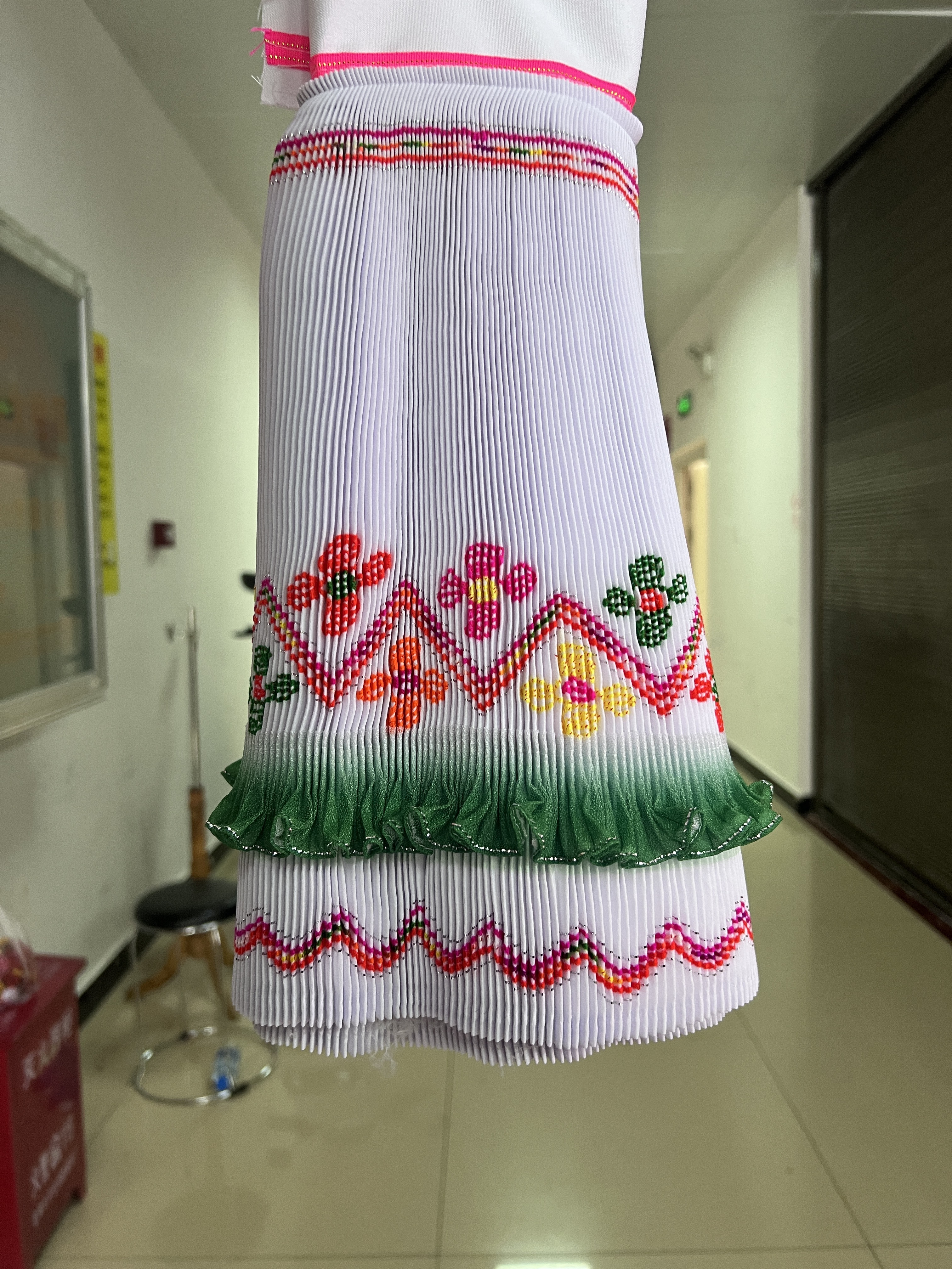绣花裙18